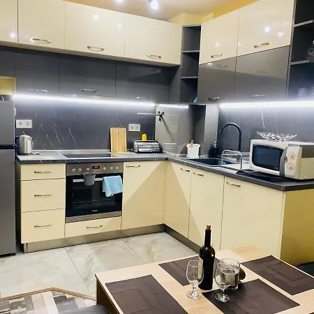 Vanilla Ice Apartment *